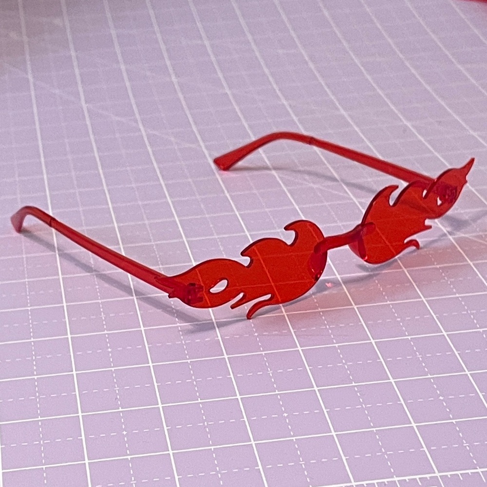 NWOT Lot of Red Fire Flame Sunglasses 8 Pack- Halloween Bachelorette Galentine - Picture 3 of 7